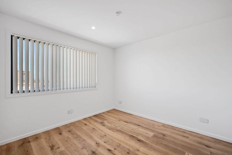 Photo of property in 5d Glendhu Road, Bayview, Auckland, 0629