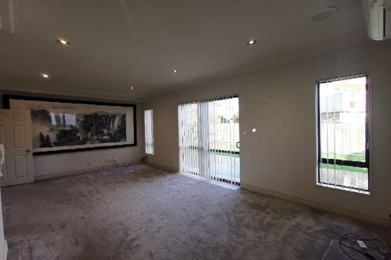 Photo of property in 46 Waimanu Bay Drive, Te Atatu Peninsula, Auckland, 0610