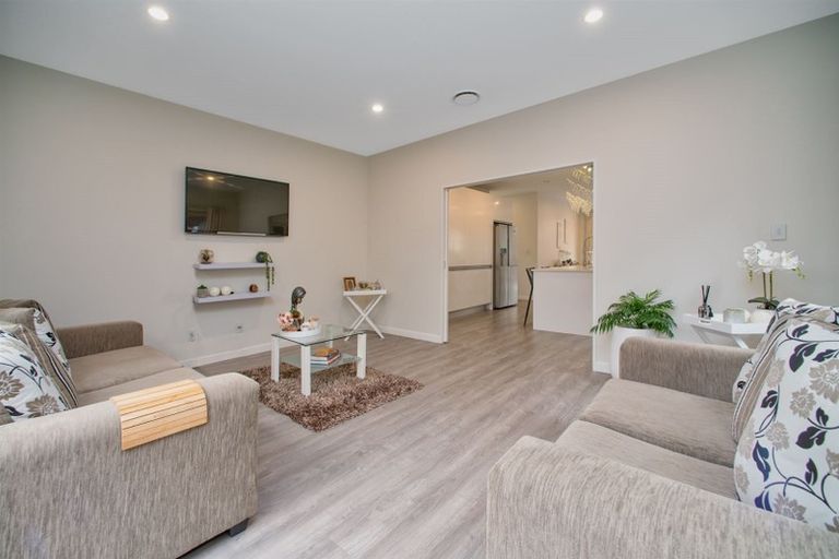 Photo of property in 11 San Casello Rise, Henderson, Auckland, 0612