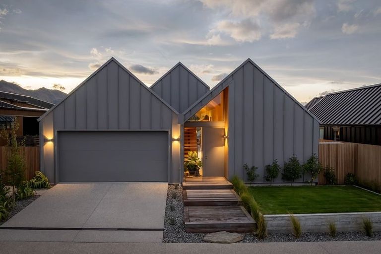 Photo of property in 7 Campbell Road, Wanaka, 9305