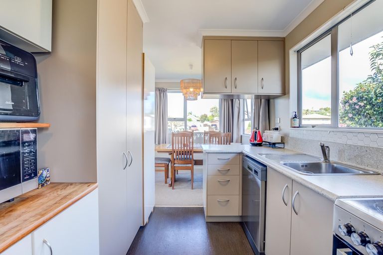 Photo of property in 8 Blomfield Street, Nawton, Hamilton, 3200