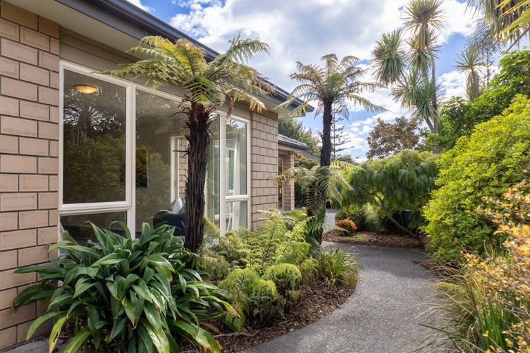 Photo of property in 4 Fairway Oaks Drive, Waikanae Beach, Waikanae, 5036