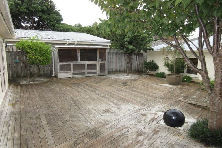 Photo of property in 15 Kowhai Grove, Raumati Beach, Paraparaumu, 5032