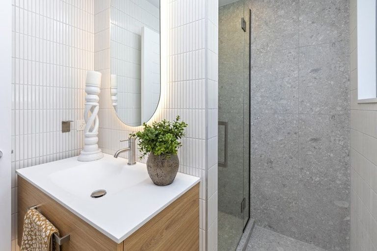 Photo of property in 17 Helmores Lane, Merivale, Christchurch, 8014