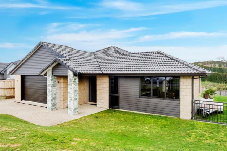 Photo of property in 60 Puhirake Crescent, Pyes Pa, Tauranga, 3112