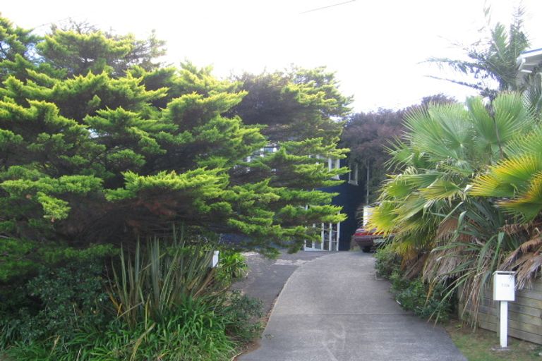 Photo of property in 19a Jellicoe Road, Murrays Bay, Auckland, 0630