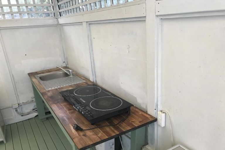 Photo of property in 77 Carlisle Road, Torbay, Auckland, 0632