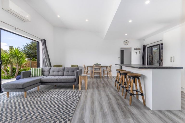 Photo of property in 7 Strathnaver Drive, Waikawa Beach, Manakau, 5573