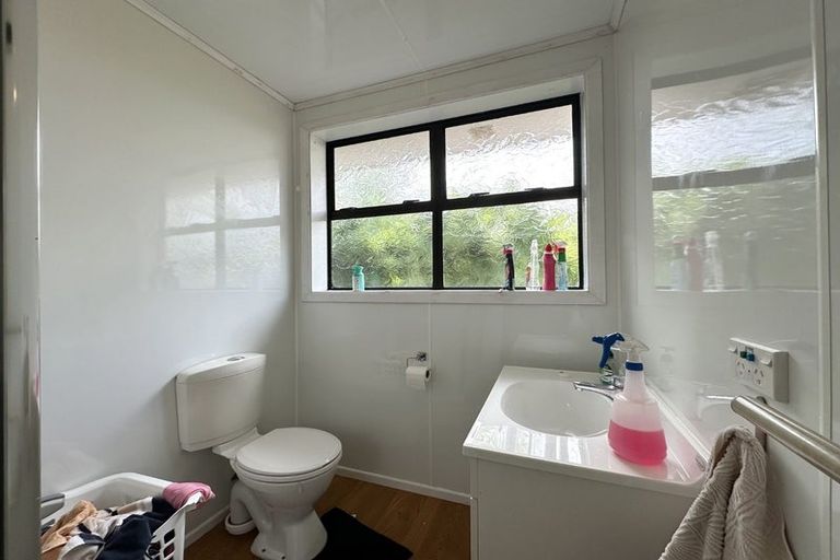 Photo of property in 1/18 Oregon Drive, Maoribank, Upper Hutt, 5018