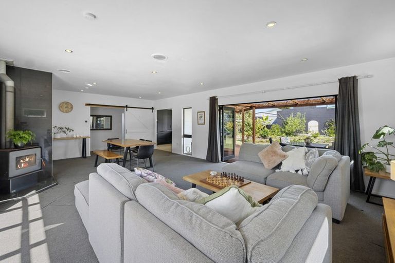 Photo of property in 79 Domett Street, Waitara, 4320