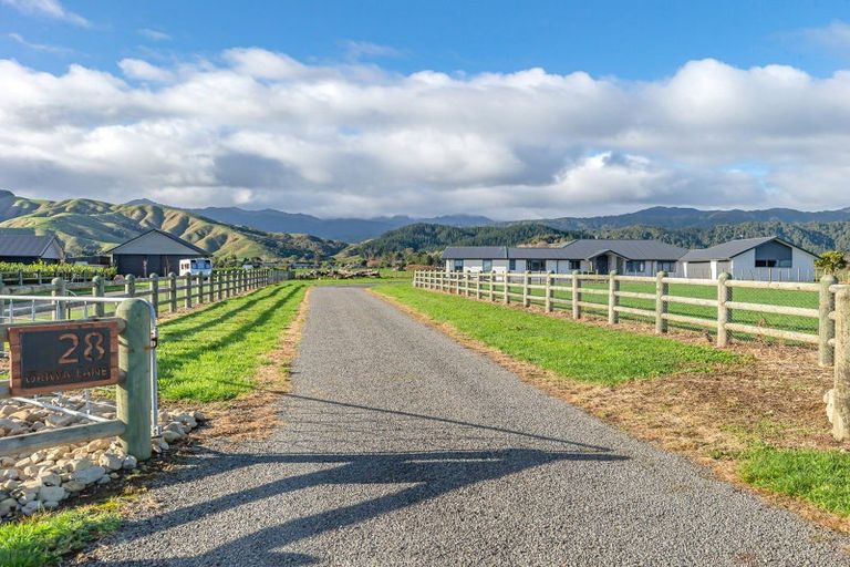 Photo of property in 28 Oriwa Lane, Levin, 5571