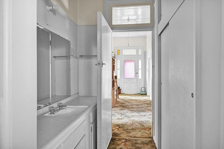 Photo of property in 6 Lincoln Street, Patea, 4520