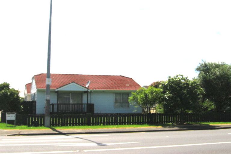 Photo of property in 2/130 Carbine Road, Mount Wellington, Auckland, 1062