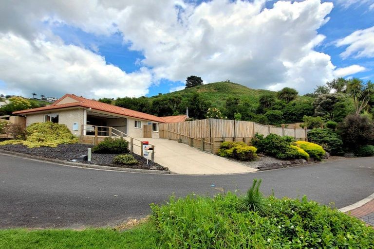 Photo of property in 28 Bateleur Close, Welcome Bay, Tauranga, 3112