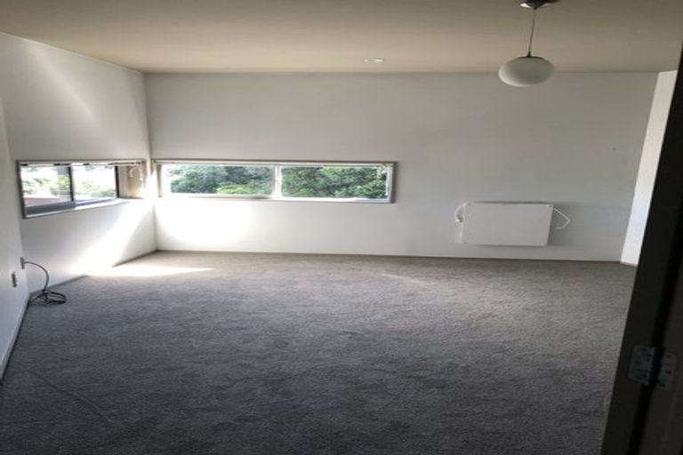 Photo of property in 16/2 Onslow Road, Khandallah, Wellington, 6035