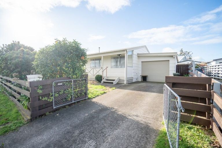 Photo of property in 25a Rosedale Crescent, Cloverlea, Palmerston North, 4412