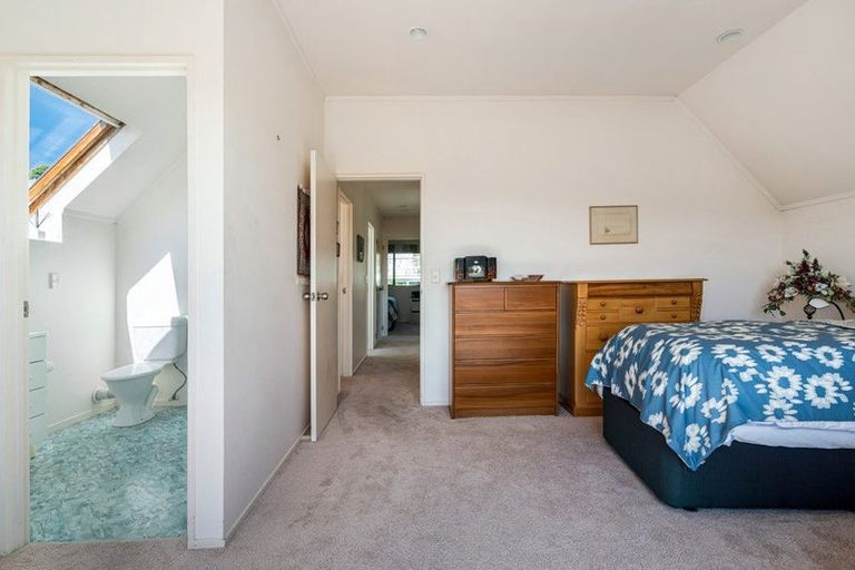 Photo of property in 1/12 Coroglen Avenue, Birkenhead, Auckland, 0626