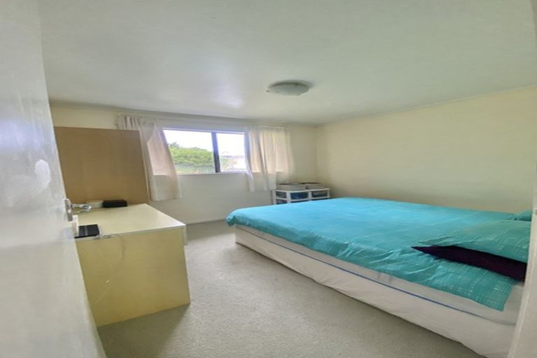 Photo of property in 102 Stapleford Crescent, Browns Bay, Auckland, 0630