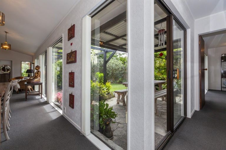 Photo of property in 15a Rosebank Grove, Waikanae, 5036