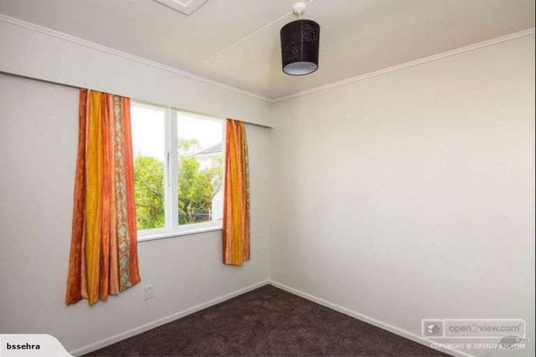 Photo of property in 39 Baylands Drive, Newlands, Wellington, 6037
