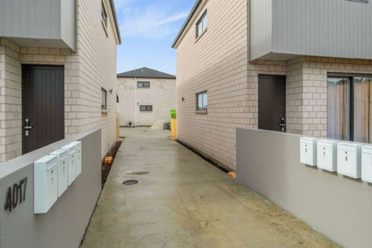 Photo of property in 5/4017 Great North Road, Glen Eden, Auckland, 0602