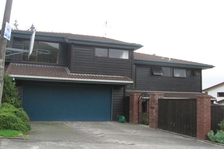 Photo of property in 22 Duval Grove, Tawa, Wellington, 5028