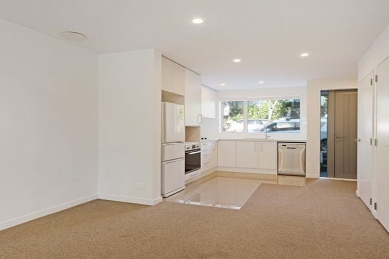 Photo of property in 3/24 Princess Terrace, Newtown, Wellington, 6021
