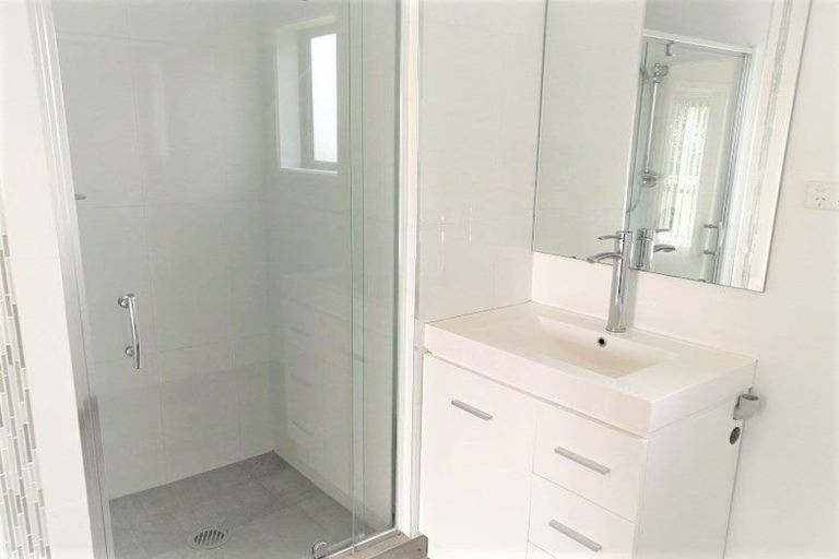 Photo of property in 16 Trinidad Road, Sunnynook, Auckland, 0620