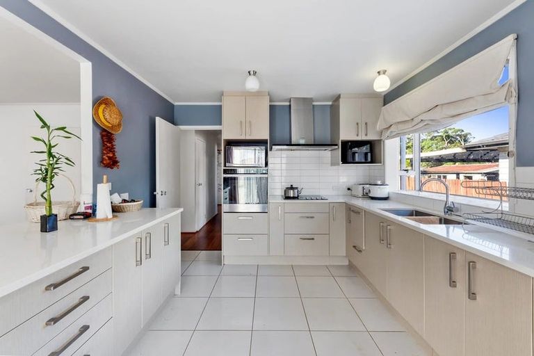 Photo of property in 436 Roscommon Road, Clendon Park, Auckland, 2103