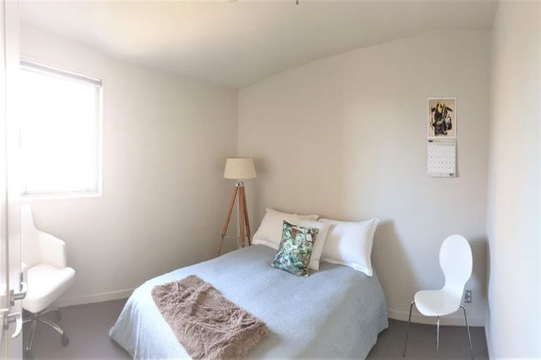 Photo of property in Montreaux Apartments, 5d/164 The Terrace, Wellington Central, Wellington, 6011