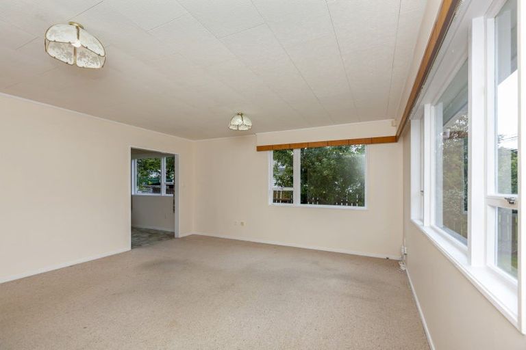 Photo of property in 17 Buckley Grove, Paraparaumu, 5032
