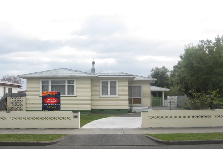 Photo of property in 19 Bright Crescent, Maraenui, Napier, 4110
