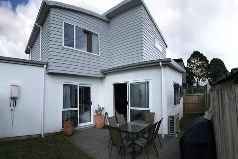Photo of property in 4 Ruhanui Lane, Pakuranga Heights, Auckland, 2010