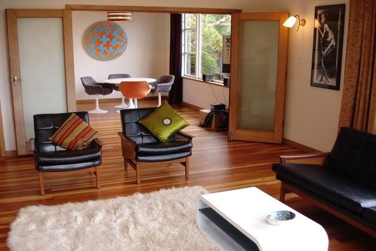 Photo of property in 27 Tio Tio Road, Miramar, Wellington, 6022