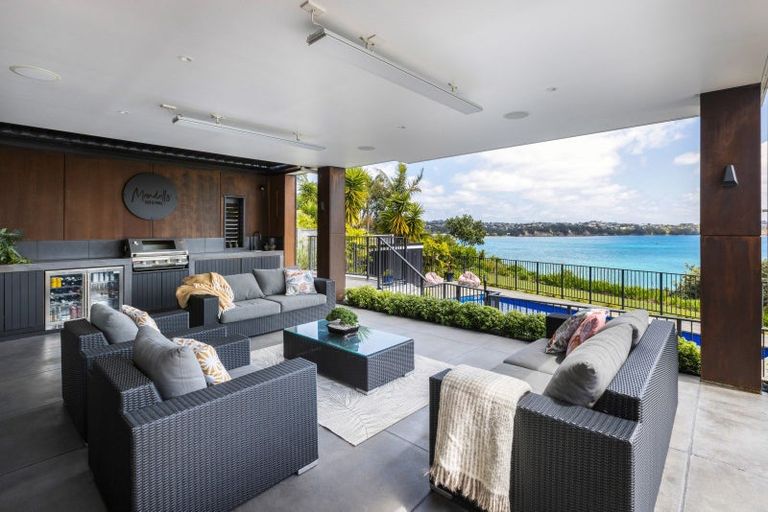 Photo of property in 32 Tindalls Bay Road, Tindalls Beach, Whangaparaoa, 0930