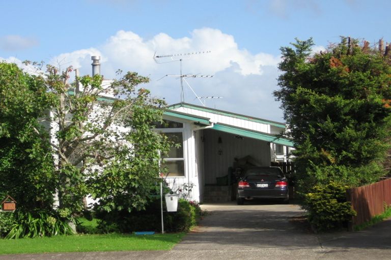 Photo of property in 9 Rene Place, Sunnyhills, Auckland, 2010