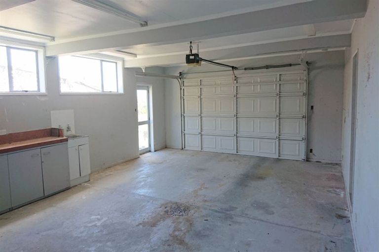 Photo of property in 20 City View Terrace, Birkenhead, Auckland, 0626