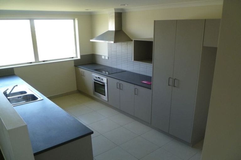 Photo of property in 24 Fairchild Avenue, Goodwood Heights, Auckland, 2105