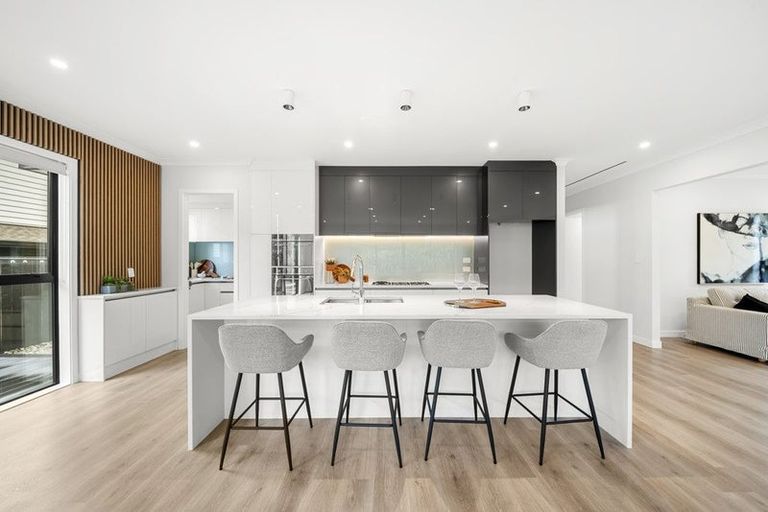 Photo of property in 1 Luff Place, Long Bay, Auckland, 0630