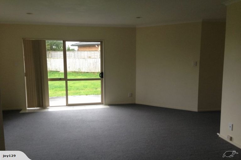 Photo of property in 13 Ebanjane Way, Clendon Park, Auckland, 2103