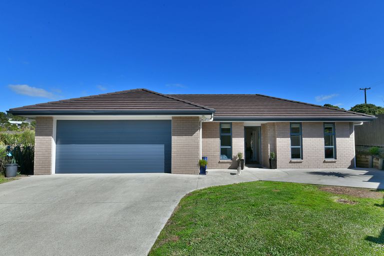 Photo of property in 38 Otanerua Road, Hatfields Beach, Orewa, 0931