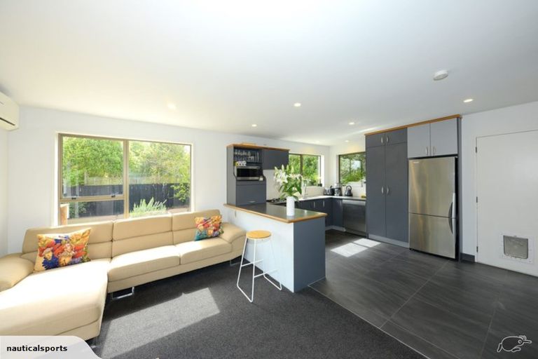 Photo of property in 9b Kaputone Place, Belfast, Christchurch, 8051