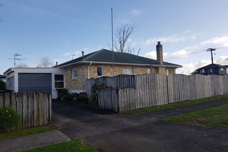 Photo of property in 43 Willis Road, Papakura, 2110