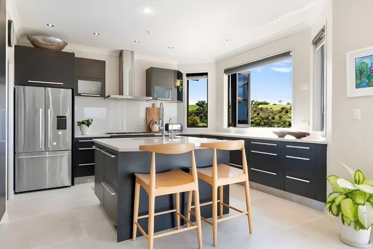 Photo of property in 64 Balboa Drive, Matakatia, Whangaparaoa, 0930