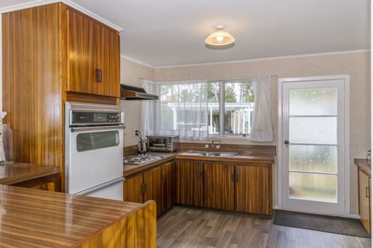 Photo of property in 7 Sykes Avenue, Hatfields Beach, Orewa, 0931