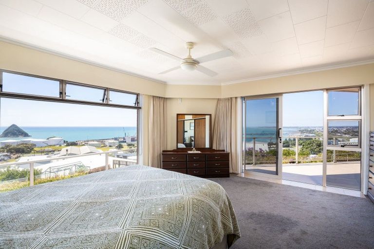 Photo of property in 19 Port View Crescent, Moturoa, New Plymouth, 4310