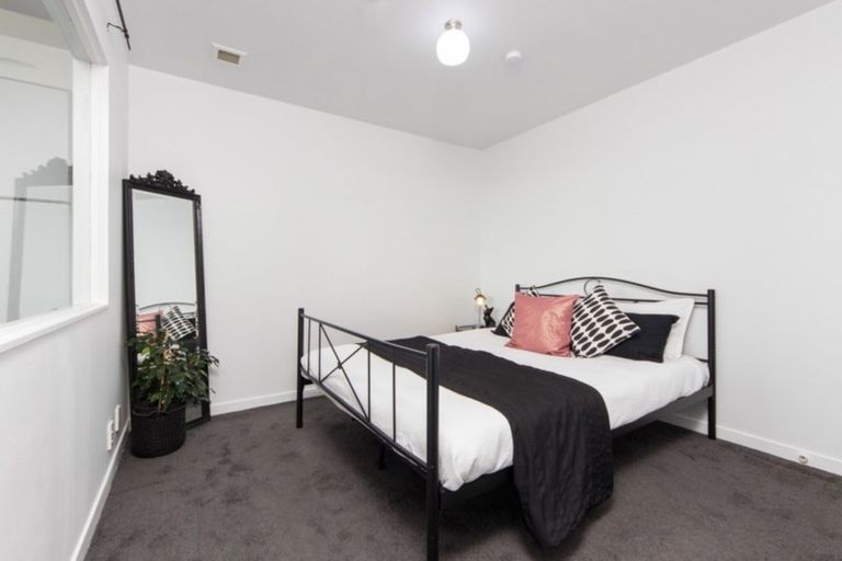 Photo of property in 1/241 Hinemoa Street, Birkenhead, Auckland, 0626