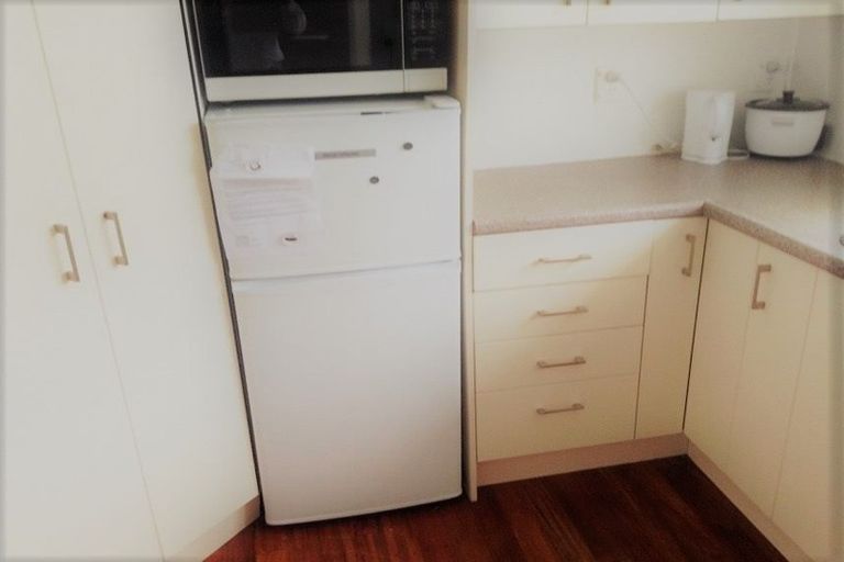 Photo of property in 3/12 Waiohua Road, Greenlane, Auckland, 1061