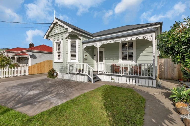 Photo of property in 2 Drummond Street, Regent, Whangarei, 0112
