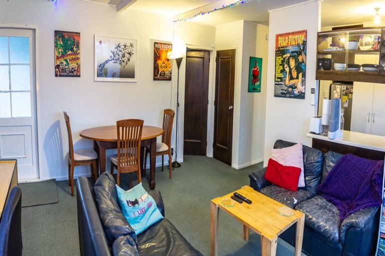 Photo of property in 34 Duchess Place, Maupuia, Wellington, 6022